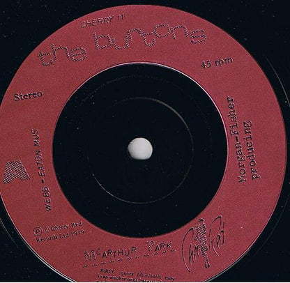 The Burtons (2) / Jah Wurzel : McArthur Park / Wuthering Heights (7", Single)